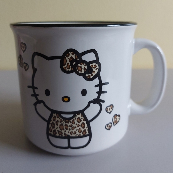 Hello Kitty Leopard Mug - Picture 2 of 8